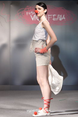 FASHION COLLECTION OF TESSA PUJADAS - RUNWAY FASHION OF YOUNG FASHION DESIGNER 2007 - VIGOFERIA