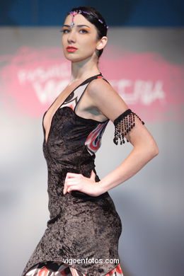 FASHION COLLECTION OF MARIA JESUS CUEVAS - RUNWAY FASHION OF YOUNG FASHION DESIGNER 2007 - VIGOFERIA