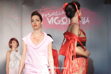 FASHION COLLECTION OF ELISABET BONET - RUNWAY FASHION OF YOUNG FASHION DESIGNER 2007 - VIGOFERIA