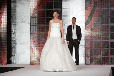 WEDDING DRESSES. COLLECTION 2010. RUNWAY FASHION. SPOSA NOIVAS 2010. 