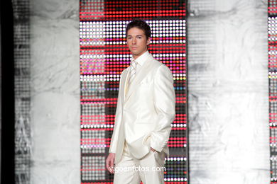 NOIVAS. SPOSA NOIVAS 2010. VESTIDOS DE NOIVA. PROTOCOLO NOIVOS. VIGOBODAS