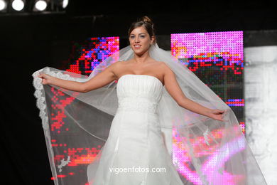 NOVIAS. VIA NOVIA 2010. VESTIDOS DE NOVIA.