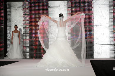 WEDDING DRESSES. COLLECTION 2010. RUNWAY FASHION. VIA NOVIA 2010