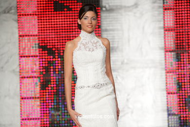 WEDDING DRESSES. COLLECTION 2010. RUNWAY FASHION. VIA NOVIA 2010