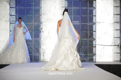 WEDDING DRESSES. COLLECTION 2010. RUNWAY FASHION. PRONOVIA 2010. 