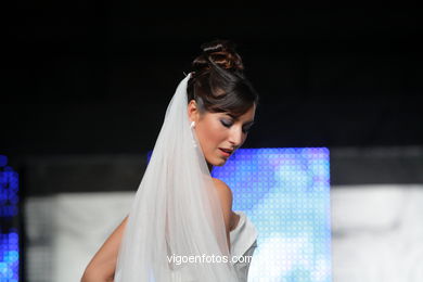 WEDDING DRESSES. COLLECTION 2010. RUNWAY FASHION. PRONOVIA 2010. 