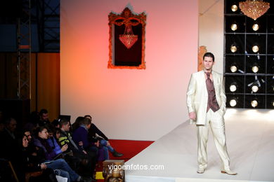 TRAJES DE NOVIO. NOVIOS COLECCIÓN 2011. PASARELA HAPPY NOVIAS. ENZO ROMANO