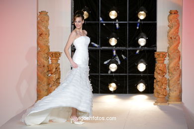 WEDDING DRESSES. COLLECTION 2011. RUNWAY FASHION