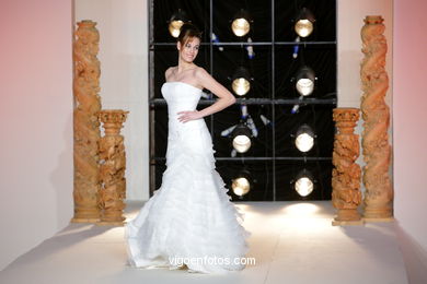 WEDDING DRESSES. COLLECTION 2011. RUNWAY FASHION