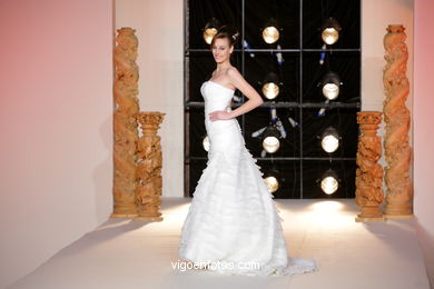 WEDDING DRESSES. COLLECTION 2011. RUNWAY FASHION