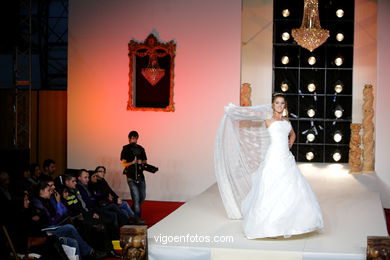 VESTIDOS DE NOVIA 2011. NOVIAS. PASARELA HAPPY NOVIAS. COLECCIÓN BODAS