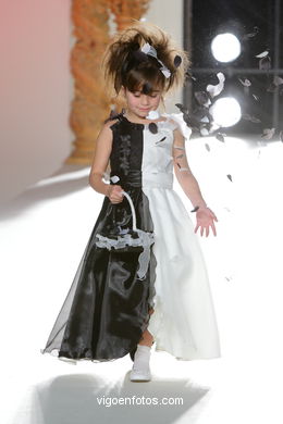 WEDDING DRESSES. COLLECTION 2011. RUNWAY FASHION