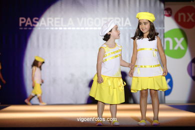 AINHOA ZAI DUA MAS - PRIMAVERA AMARILLA. PASARELA DE MODA JÓVENES DISEÑADORES 2006 - VIGOFERIA