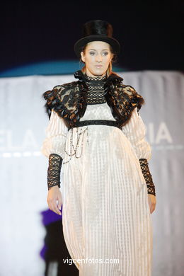 LAURA BERGAS FERROL - FRAGILE. RUNWAY FASHION OF YOUNG FASHION DESIGNER 2006