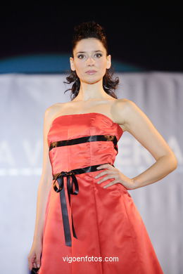 ROSA M CASTELLO GIL - SABOR A ORIENTE. PASARELA DE MODA JÓVENES DISEÑADORES 2006 - VIGOFERIA
