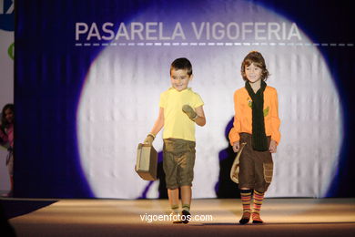 ANA MARÍA PUMAR SUAREZ - EL DESPERTAR. PASARELA DE MODA JÓVENES DISEÑADORES 2006 - VIGOFERIA