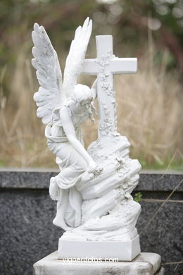 ESCULTURA FUNERARIA NO CEMITÉRIO DE PEREIRÓ. ESCULTURAS E ESCULTORES. VIGO