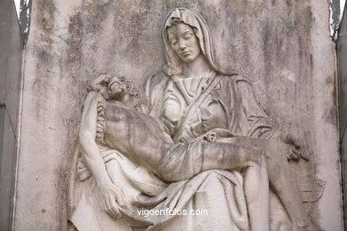 ESCULTURA FUNERARIA EN EL CEMENTERIO DE PEREIRÓ. ESCULTURAS Y ESCULTORES. VIGO