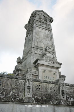 CEMENTERY OF PEREIRÓ. SCULPTURES AND SCULPTORS. VIGO