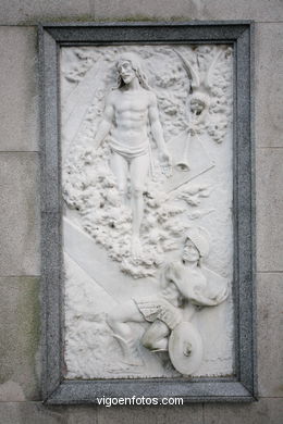 ESCULTURA FUNERARIA NO CEMITÉRIO DE PEREIRÓ. ESCULTURAS E ESCULTORES. VIGO
