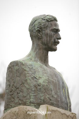 ESCULTURA FUNERARIA NO CEMITÉRIO DE PEREIRÓ. ESCULTURAS E ESCULTORES. VIGO