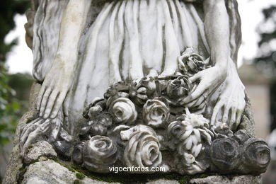 ESCULTURA FUNERARIA EN EL CEMENTERIO DE PEREIRÓ. ESCULTURAS Y ESCULTORES. VIGO