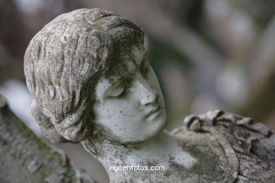 ESCULTURA FUNERARIA DE ASOREY. HERACLIO BOTONA. ESCULTURAS Y ESCULTORES. VIGO