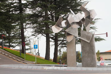 VIGO BICENTENNIAL MONUMENT. SILVERIO RIVAS SCULPTURE