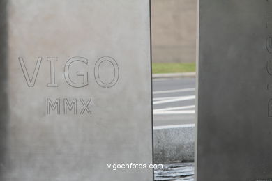 VIGO BICENTENNIAL MONUMENT. SILVERIO RIVAS SCULPTURE