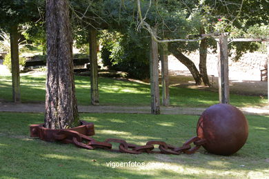 NATUREZA CON ARTE. EXPOSICIÓN DE ESCULTURA JARDÍNS PAZO QUIÑONES DE LEÓN (CASTRELOS) VIGO. 