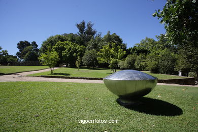 NATURALEZA CON ARTE. EXPOSICIÓN DE ESCULTURA JARDINES PAZO QUIÑONES DE LEÓN (CASTRELOS) VIGO. NATUREZA CON ARTE.