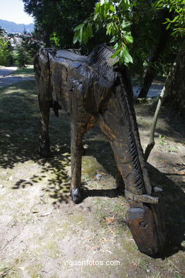 NATUREZA CON ARTE. EXPOSICIÓN DE ESCULTURA JARDÍNS PAZO QUIÑONES DE LEÓN (CASTRELOS) VIGO. 