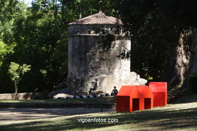 NATURALEZA CON ARTE. EXPOSICIÓN DE ESCULTURA JARDINES PAZO QUIÑONES DE LEÓN (CASTRELOS) VIGO. NATUREZA CON ARTE.