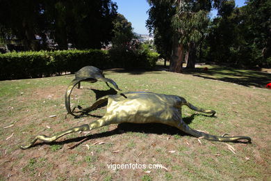 NATURALEZA CON ARTE. EXPOSICIÓN DE ESCULTURA JARDINES PAZO QUIÑONES DE LEÓN (CASTRELOS) VIGO. NATUREZA CON ARTE.