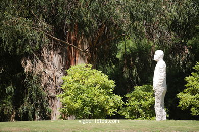 NATUREZA CON ARTE. EXPOSICIÓN DE ESCULTURA JARDÍNS PAZO QUIÑONES DE LEÓN (CASTRELOS) VIGO. 