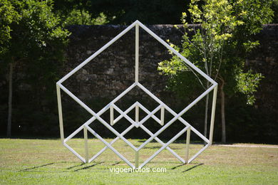 NATURALEZA CON ARTE. EXPOSICIÓN DE ESCULTURA JARDINES PAZO QUIÑONES DE LEÓN (CASTRELOS) VIGO. NATUREZA CON ARTE.