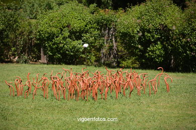 NATURALEZA CON ARTE. EXPOSICIÓN DE ESCULTURA JARDINES PAZO QUIÑONES DE LEÓN (CASTRELOS) VIGO. NATUREZA CON ARTE.