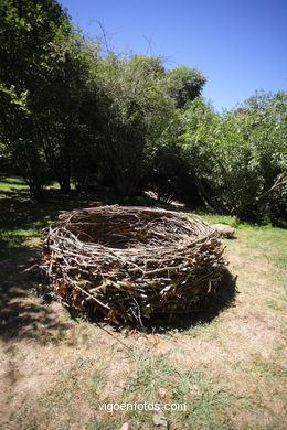 NATUREZA CON ARTE. EXPOSICIÓN DE ESCULTURA JARDÍNS PAZO QUIÑONES DE LEÓN (CASTRELOS) VIGO. 