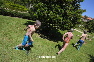 NATUREZA CON ARTE. EXPOSICIÓN DE ESCULTURA JARDÍNS PAZO QUIÑONES DE LEÓN (CASTRELOS) VIGO. 