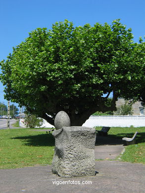 PUBLIC CONTEMPORARY ABSTRACT SCULPTURE (1980-S.XXI). SCULPTURES AND SCULPTORS. VIGO