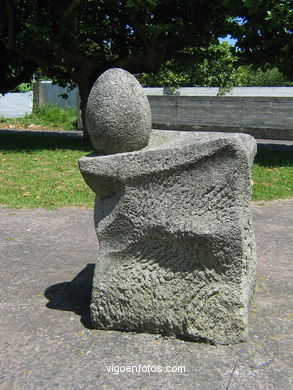 PUBLIC CONTEMPORARY ABSTRACT SCULPTURE (1980-S.XXI). SCULPTURES AND SCULPTORS. VIGO