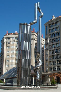 PUBLIC CONTEMPORARY ABSTRACT SCULPTURE (1980-S.XXI). SCULPTURES AND SCULPTORS. VIGO