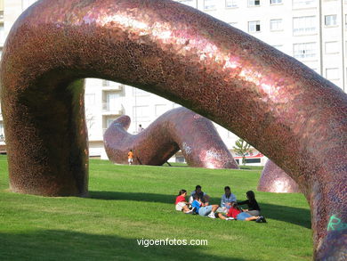 ESCULTURA PLAZA DA MIÑOCA. ESCULTURAS PÚBLICAS CONTEMPORÁNEAS (1970-S.XXI). ESCULTURAS Y ESCULTORES. VIGO