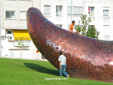 ESCULTURA PRAÇA DÁ MIÑOCA. ESCULTURAS PÚBLICAS CONTEMPORÂNEAS (1970-S.XXI). ESCULTURAS E ESCULTORES. VIGO