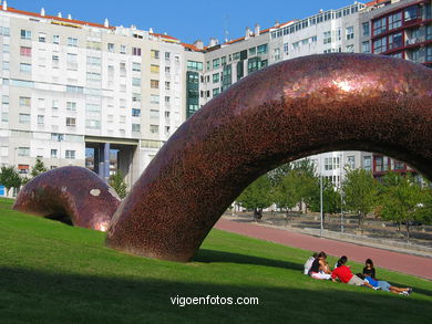 ESCULTURA PLAZA DA MIÑOCA. ESCULTURAS PÚBLICAS CONTEMPORÁNEAS (1970-S.XXI). ESCULTURAS Y ESCULTORES. VIGO