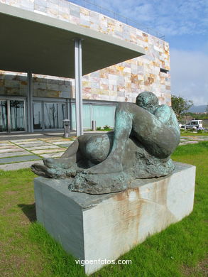 ESCULTURAS PÚBLICAS CONTEMPORÂNEAS (1970-S.XXI). ESCULTURAS E ESCULTORES. VIGO