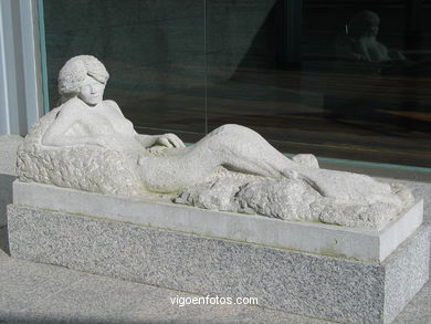 PUBLIC CONTEMPORARY SCULPTURE  (1970-S.XXI). SCULPTURES AND SCULPTORS. VIGO