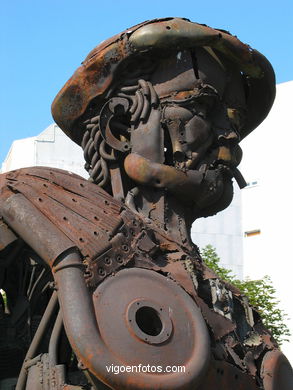 MONUMENTO Ao FERREIRO. ESCULTURAS E ESCULTORES. VIGO