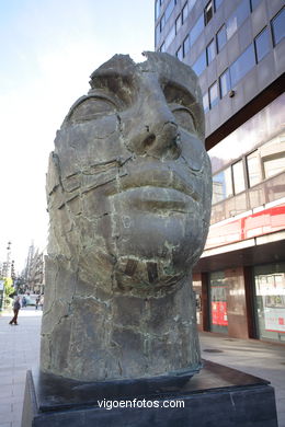 ESCULTURAS DE IGOR MITORAJ. ESCULTURAS Y ESCULTORES. VIGO