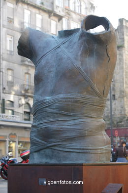 SCULPTURES DE IGOR MITORAJ. SCULPTURES AND SCULPTORS. VIGO